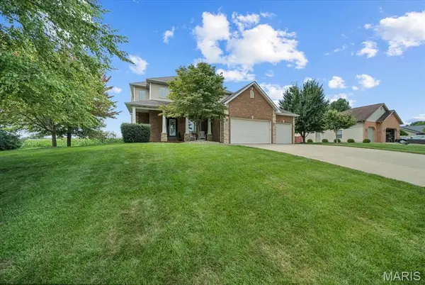 2045 Grandview Drive, St Jacob, IL 62281