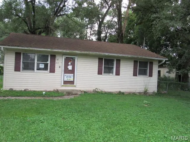 314 Pershing Avenue, Wood River, IL 62095 - #1