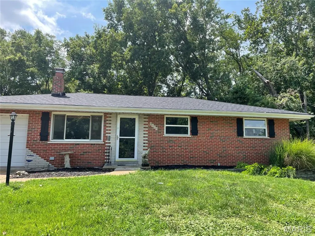 4120 Rain Ridge Drive, Saint Louis, MO 63125 - #1