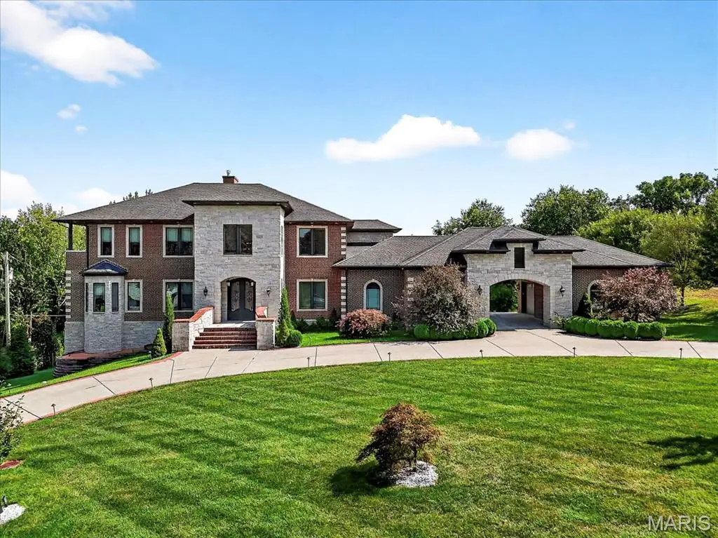 13354 Thornhill Drive, Saint Louis, MO 63131 - #1