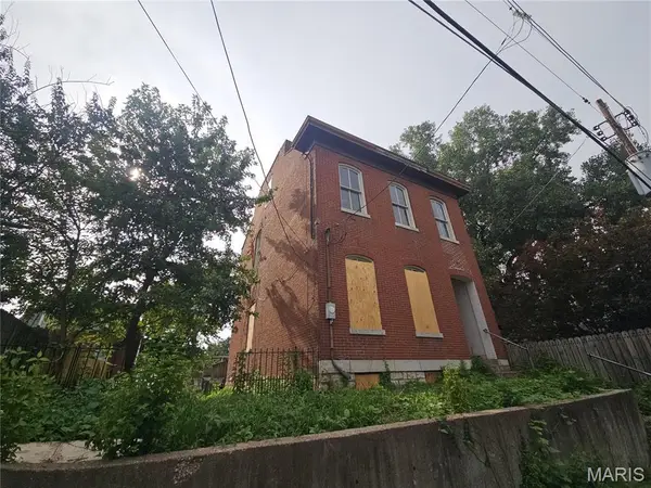 4244 Iowa Avenue, St Louis, MO 63111