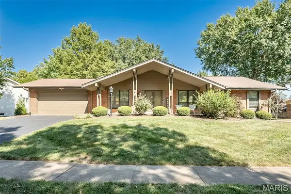 1538 Woodroyal West Drive, Chesterfield, MO 63017