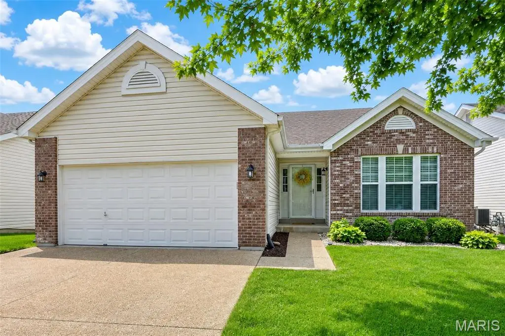 342 Newport Drive, Saint Peters, MO 63376 - #1