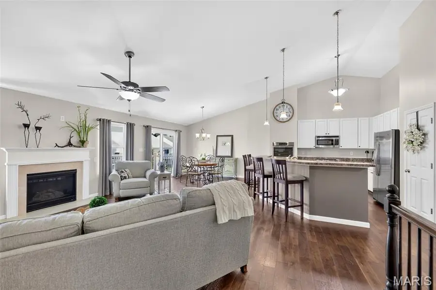 342 Newport Drive, Saint Peters, MO 63376 - #2