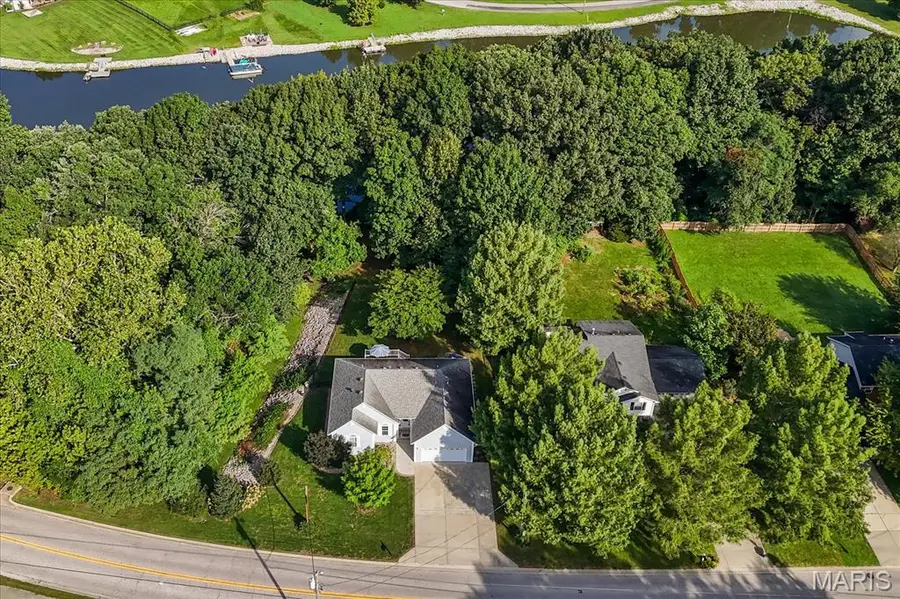 841 E Lake Drive, Edwardsville, IL 62025 - #2