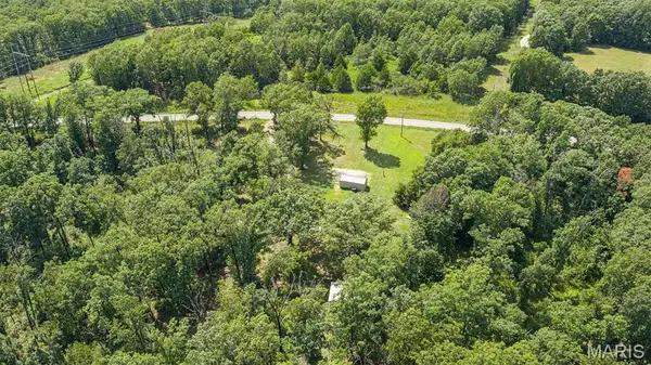27001 Highway T, Stover, MO 65078