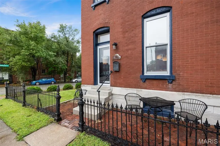 2869 Missouri Avenue, Saint Louis, MO 63118 - #3