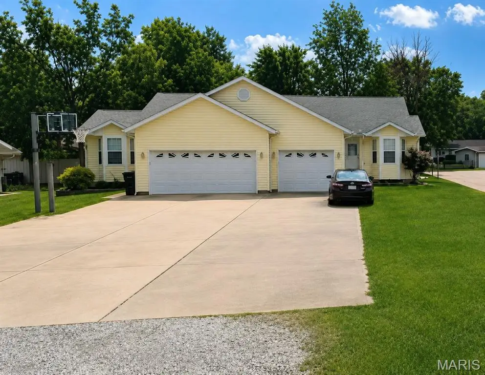 570 E Old Us-50, Beckemeyer, IL 62219 - #1