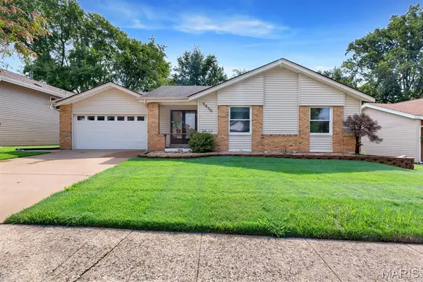 2424 Country Wood Drive, Maryland Heights, MO 63043