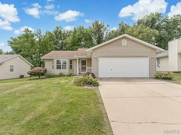 326 Briarwood Drive, Waterloo, IL 62298