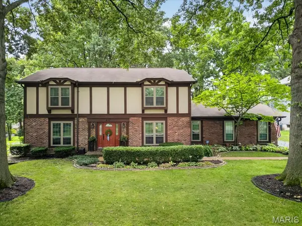 631 Golfview Drive, Ballwin, MO 63011