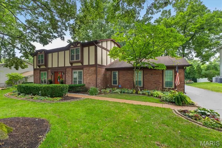 631 Golfview Drive, Ballwin, MO 63011 - #2