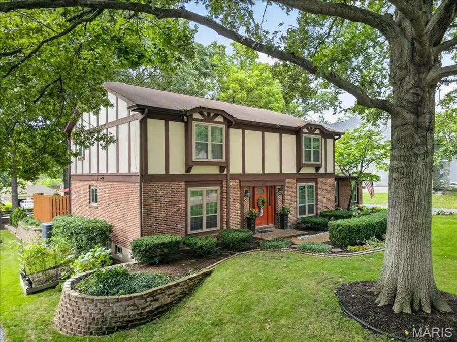 631 Golfview Drive, Ballwin, MO 63011 - #3