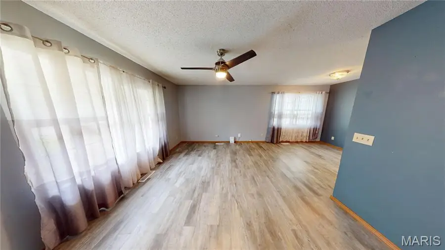 705 E Main Street, Greenville, IL 62246 - #2