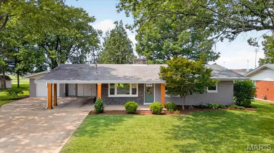 411 Washington Drive, Waterloo, IL 62298 - #3