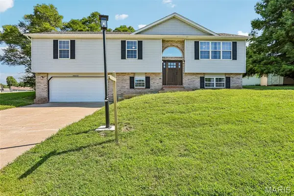 34058 Sailboat Court, Brighton, IL 62012