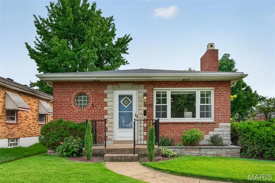 5690 Pernod Avenue, Saint Louis, MO 63139 - #2