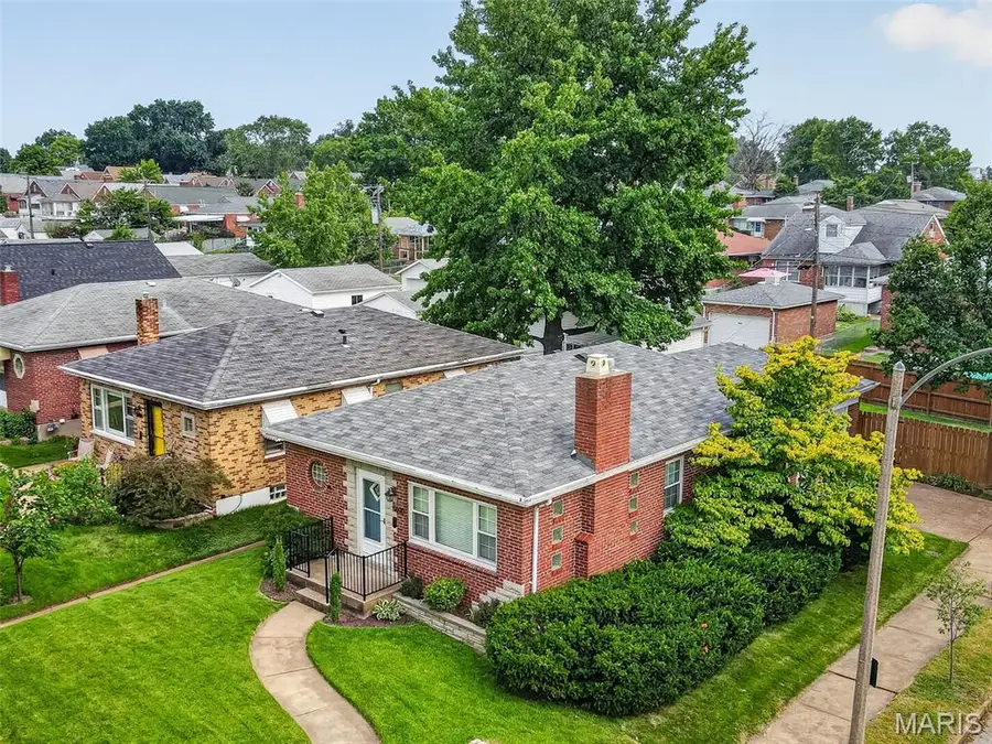 5690 Pernod Avenue, Saint Louis, MO 63139 - #3