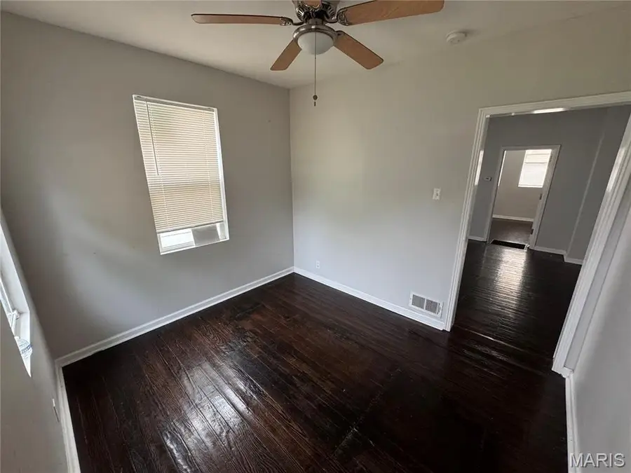 5006 Grace Avenue, Saint Louis, MO 63116 - #3