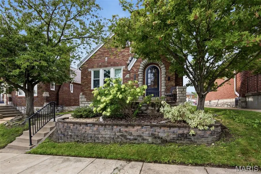 6572 Mardel Avenue, Saint Louis, MO 63109 - #3