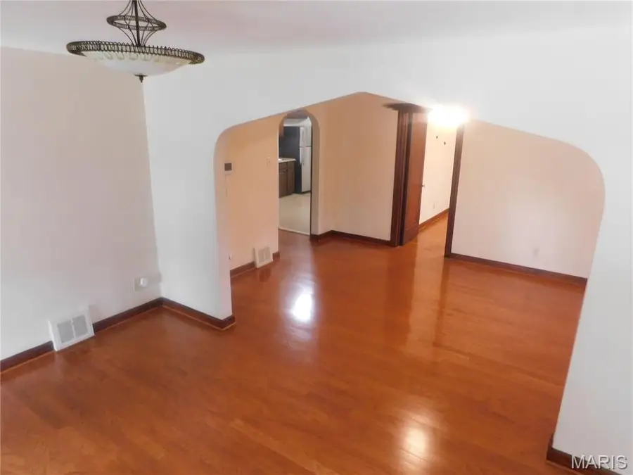 2904 Maywood Avenue, Saint Louis, MO 63121 - #3