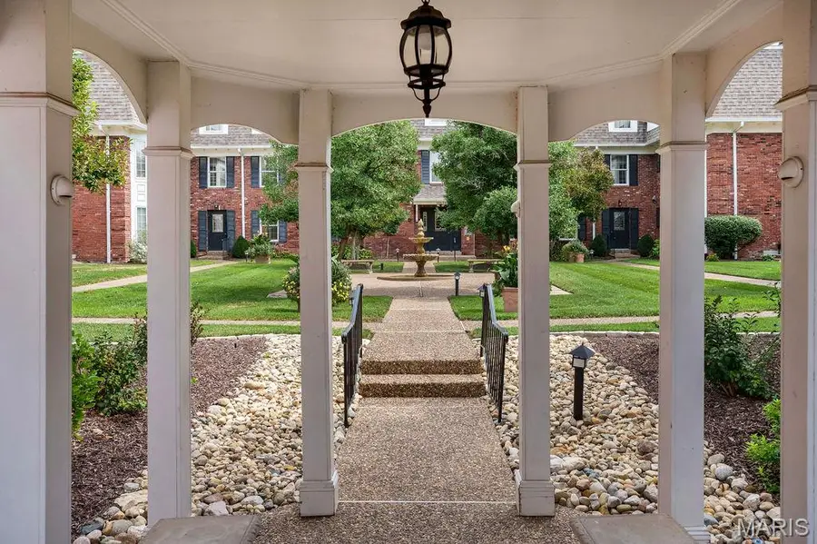 528 N Kirkwood Road #3B, Kirkwood, MO 63122 - #2
