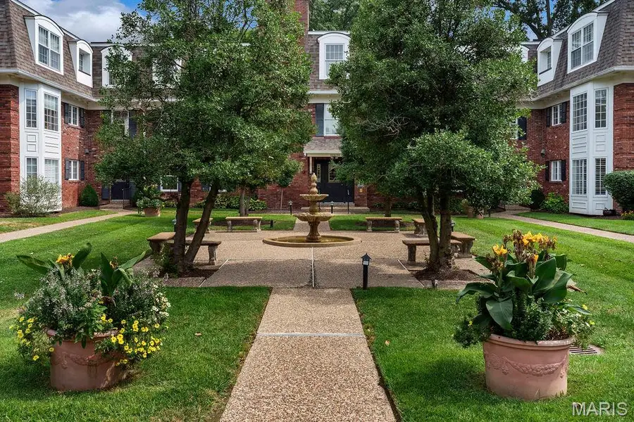 528 N Kirkwood Road #3B, Kirkwood, MO 63122 - #3