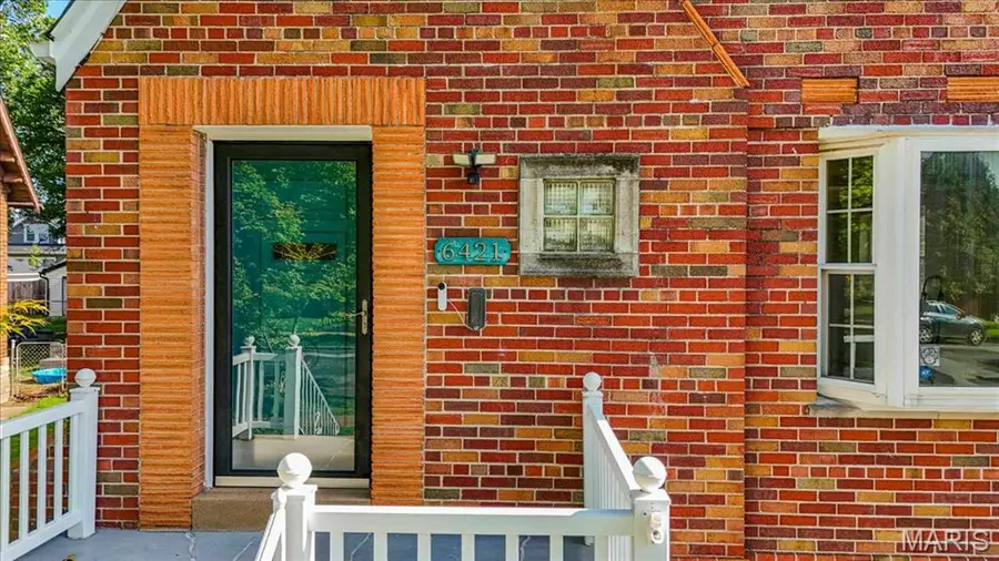6421 Lindenwood Place, Saint Louis, MO 63109 - #3