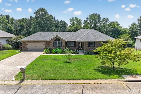 800 Rosewood Drive, Lebanon, MO 65536