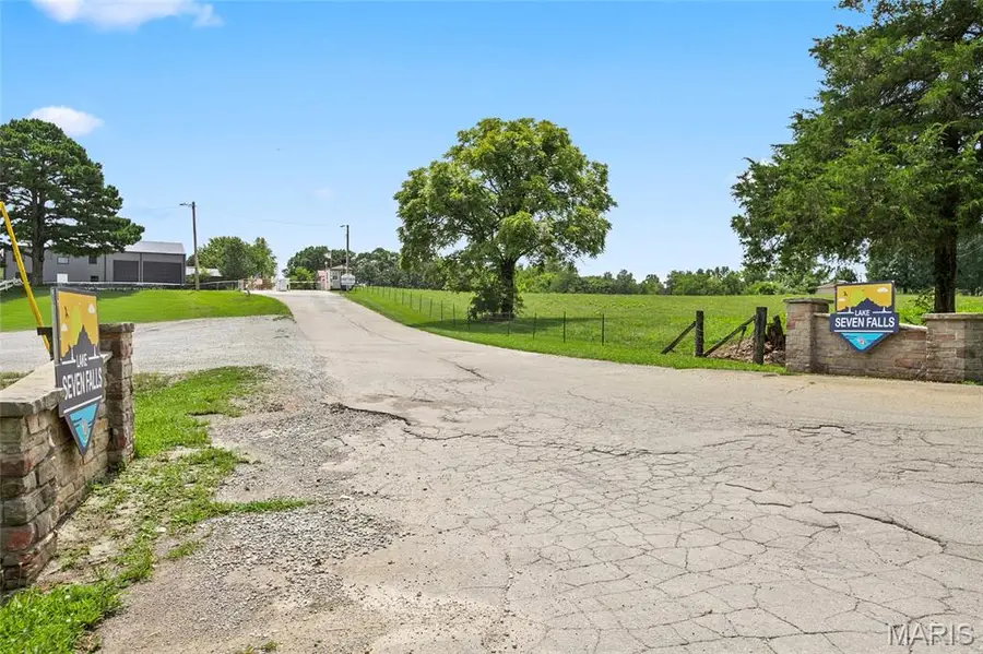6412 Walnut Drive, Ste Genevieve, MO 63670 - #3