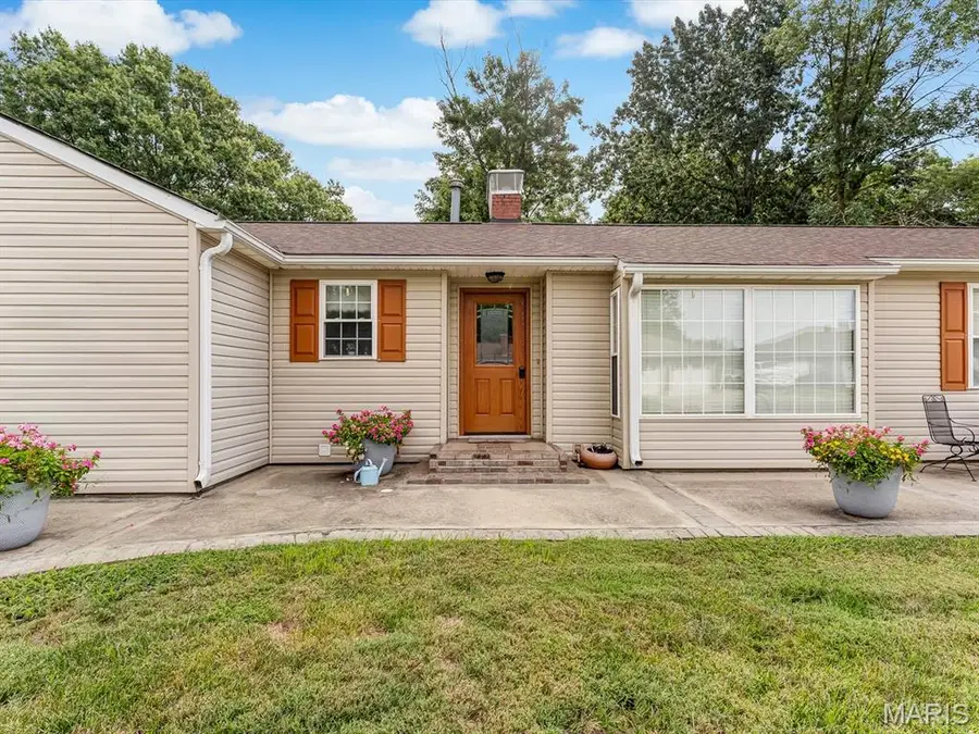 138 E Crestview Drive, Columbia, IL 62236 - #3