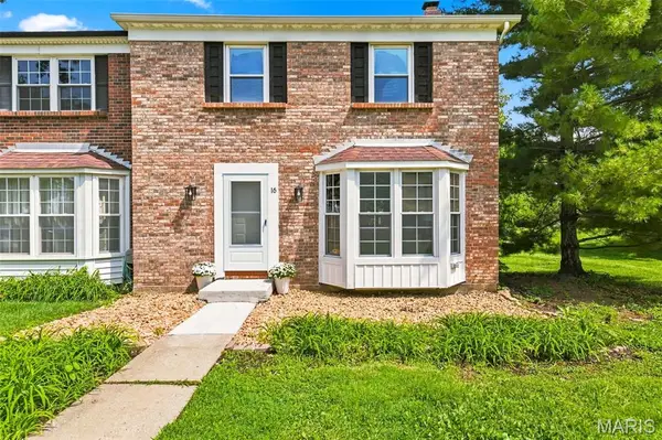 16 Coach Court, St Peters, MO 63376