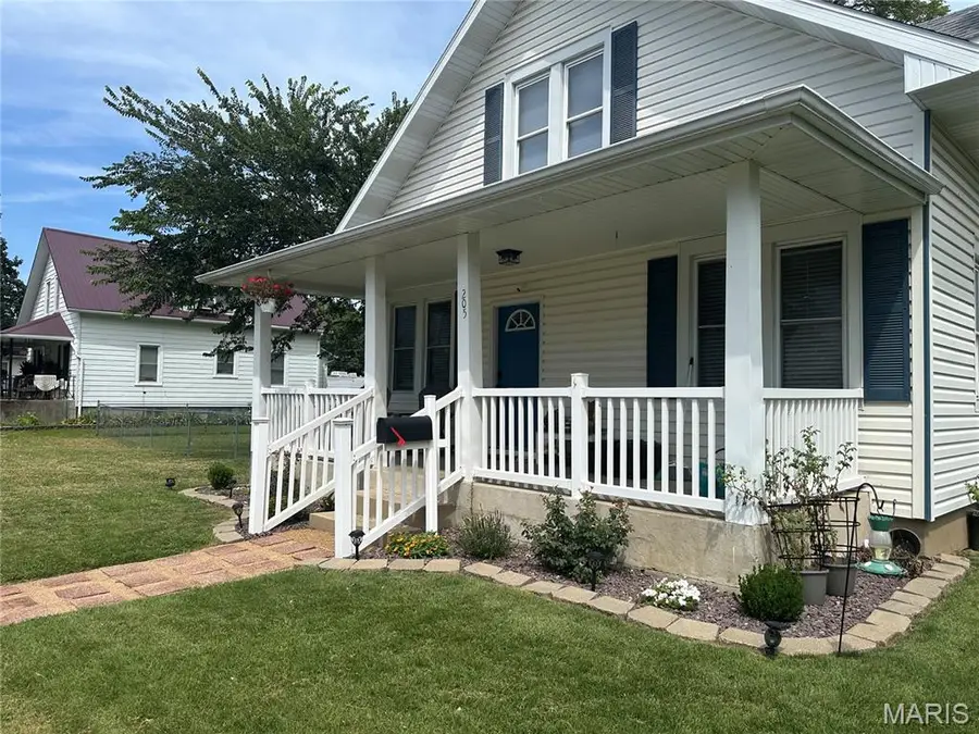 205 E Monroe, Owensville, MO 65066 - #2