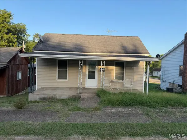 717 S 4th Street, De Soto, MO 63020