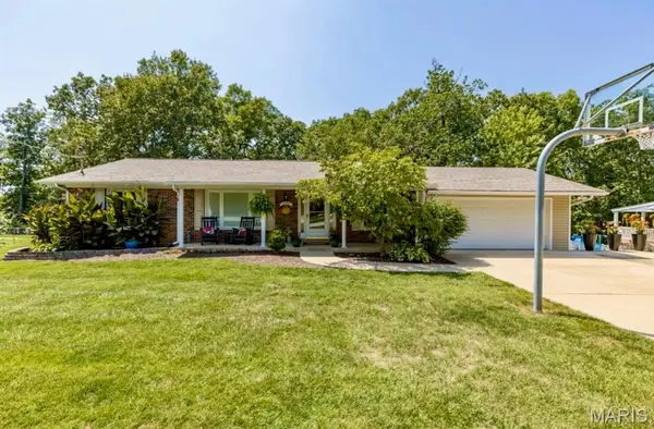 62 Pearl Drive, Hillsboro, MO 63050