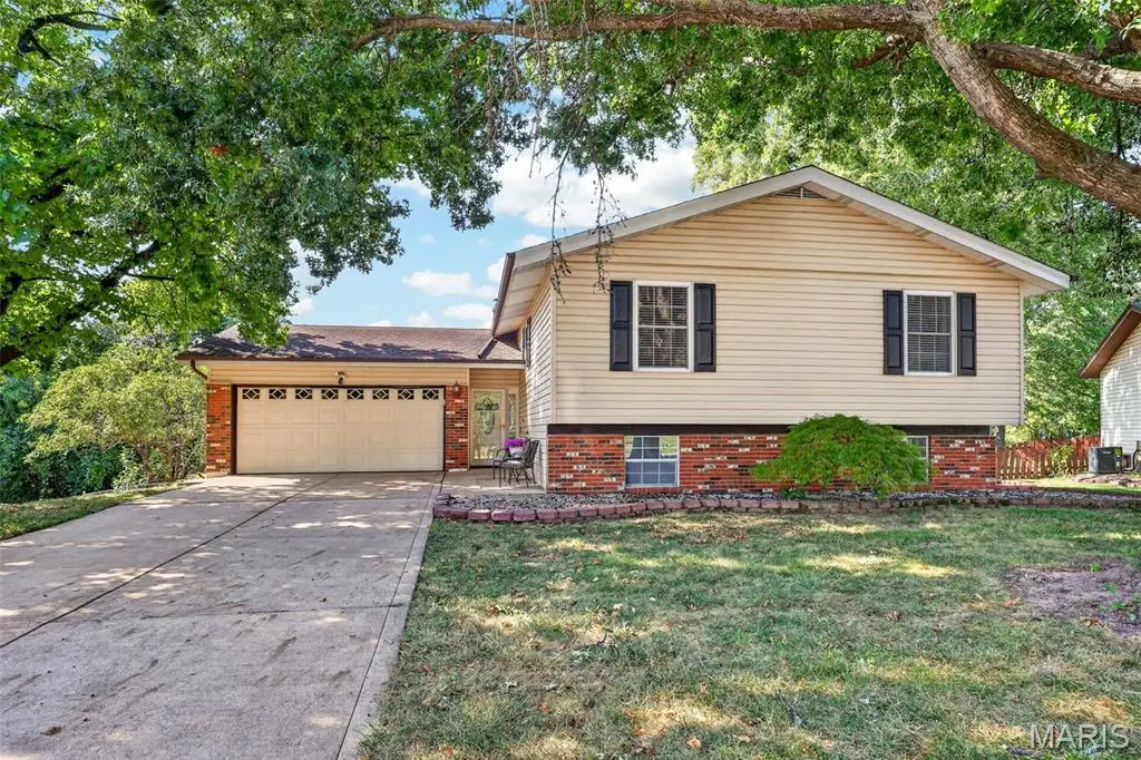 42 Bridgeport Drive, Saint Charles, MO 63304 - #1