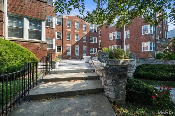 7563 Oxford Drive #3S, Clayton, MO 63105