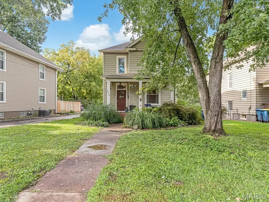 629 E Vandalia Street, Edwardsville, IL 62025 - #2