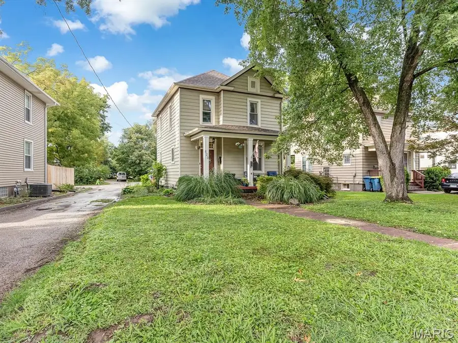 629 E Vandalia Street, Edwardsville, IL 62025 - #3
