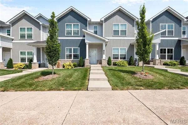 208 W State Street, O'Fallon, IL 62269