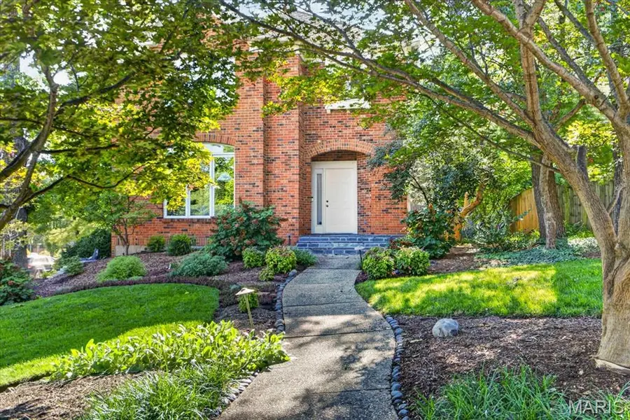 366 W Point Court, Saint Louis, MO 63130 - #2