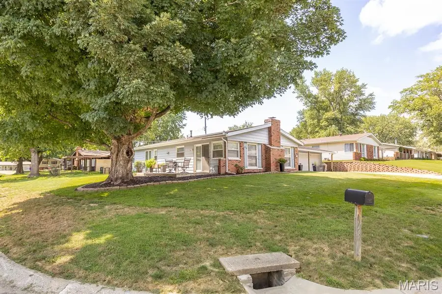 214 N Point Road, Fairview Heights, IL 62208 - #2