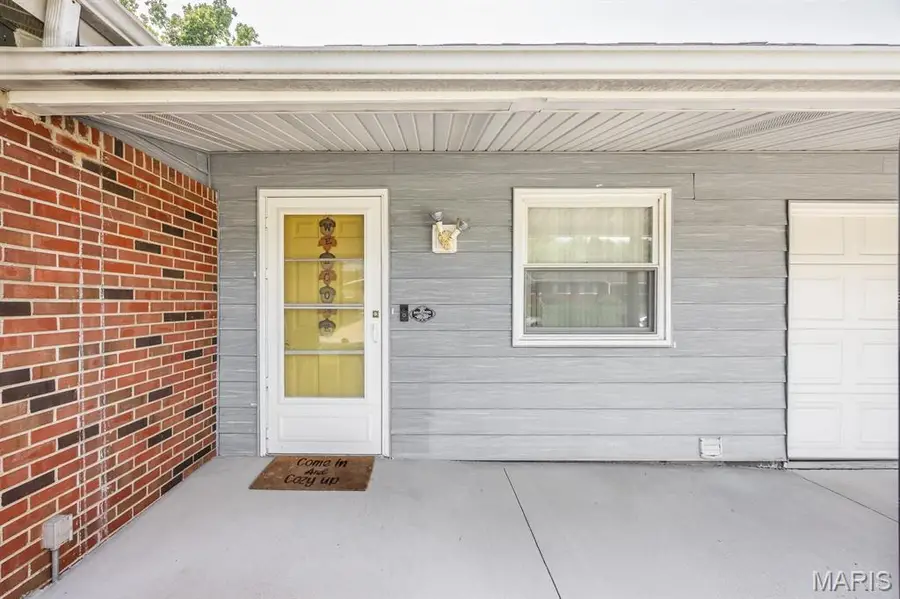 214 N Point Road, Fairview Heights, IL 62208 - #3