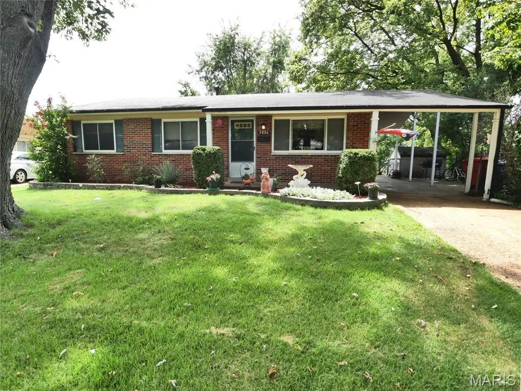 2020 Yaqui Drive, Florissant, MO 63031 - #1