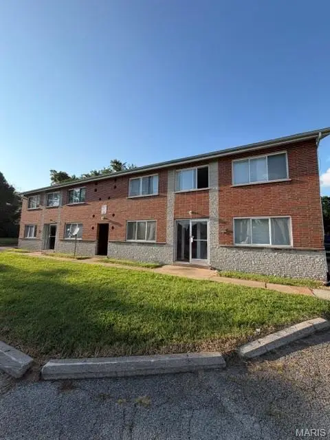 7343-7347 Olive Boulevard, University City, MO 63130