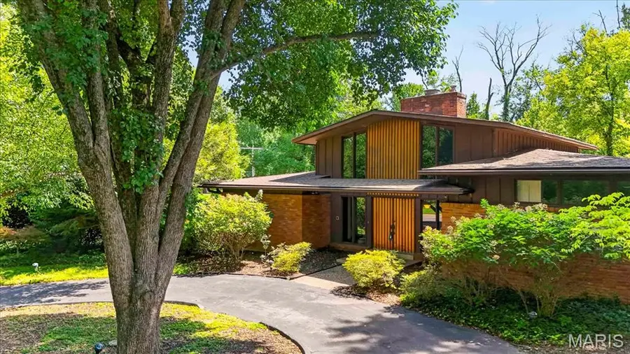 2 Villa Coublay, Frontenac, MO 63131 - #2