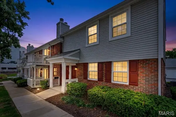 8816 Eager Road, Brentwood, MO 63144