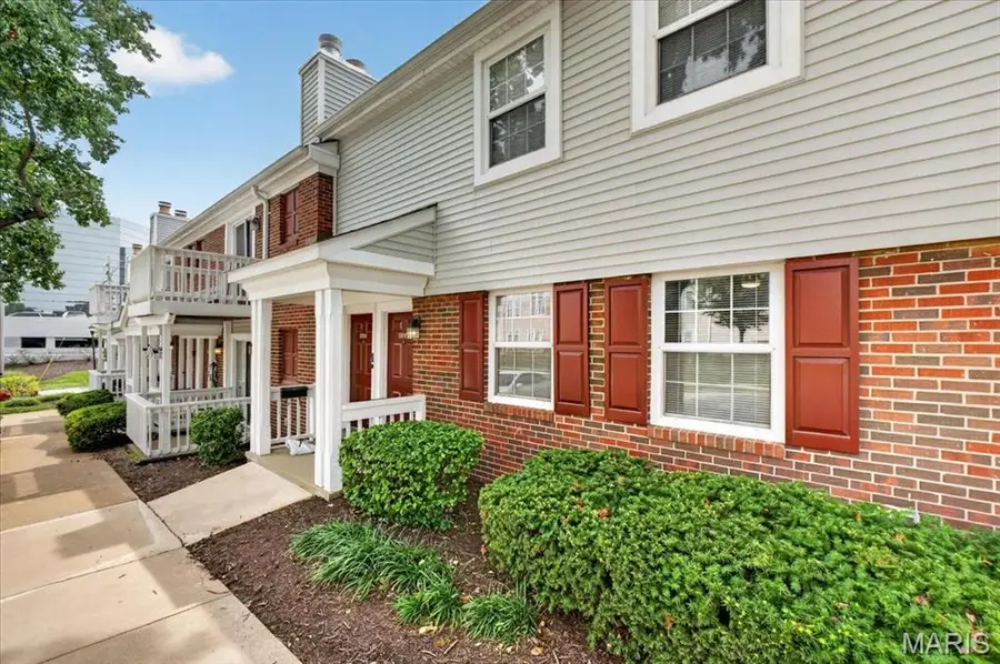 8816 Eager Road, Brentwood, MO 63144 - #2