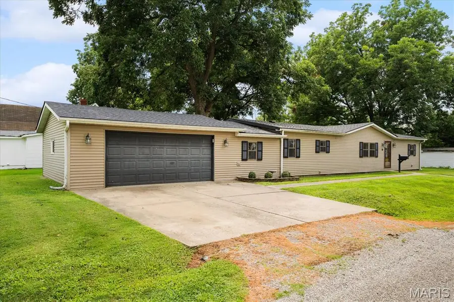 100 W Kentucky Street, Trenton, IL 62293 - #3