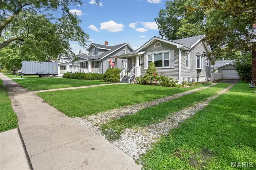 217 Mckinley Avenue, Edwardsville, IL 62025 - #2